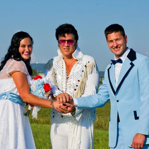 Gallery photo 4 of The Little Vegas Wedding Chapel