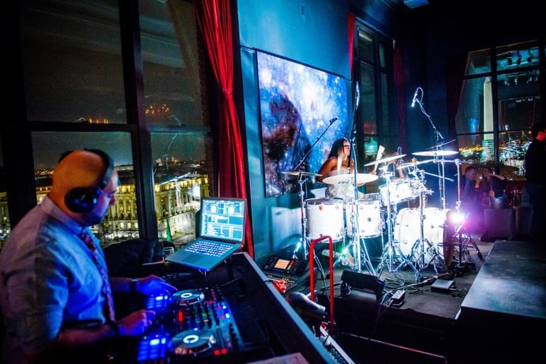 Gallery photo 14 of The Live Experience, Band & DJ Hybrids