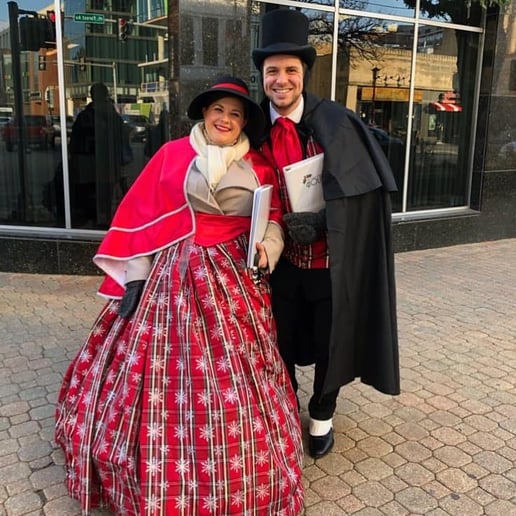 Gallery photo 13 of The Lola Bard Holiday Carolers