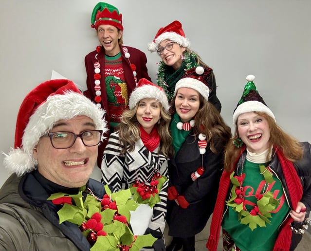 Gallery photo 7 of The Lola Bard Holiday Carolers