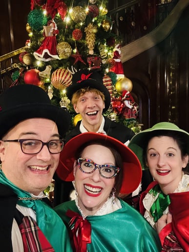 Gallery photo 16 of The Lola Bard Holiday Carolers