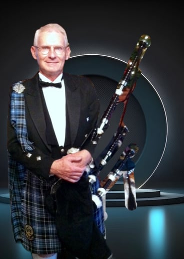 Gallery photo 7 of The Lone Piper