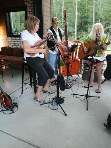 Gallery photo 10 of The Lonesome Tide Drifters
