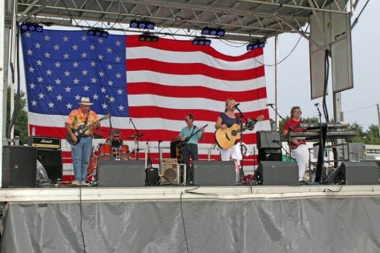 Gallery photo 3 of The Maggie Clement Band