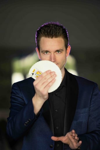 Gallery photo 28 of Magician Eric Giliam