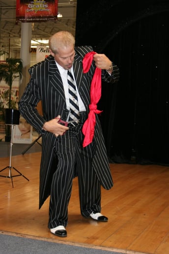 Gallery photo 2 of The Magic of Michael Aslan