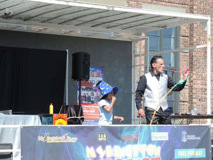 Gallery photo 4 of The Magic Of Michael Minter