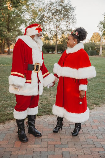 Gallery photo 5 of The Claus Couple