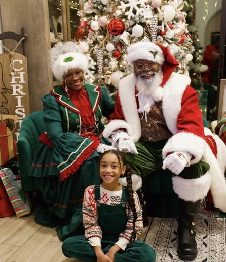 Gallery photo 12 of The Claus Couple
