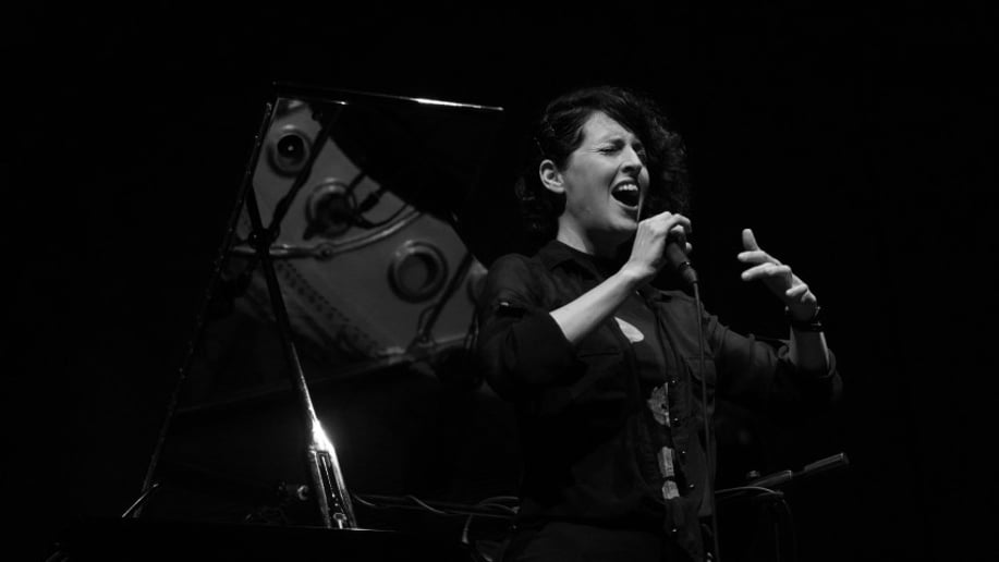 Gallery photo 2 of Noa Fort, Vocalist and Pianist