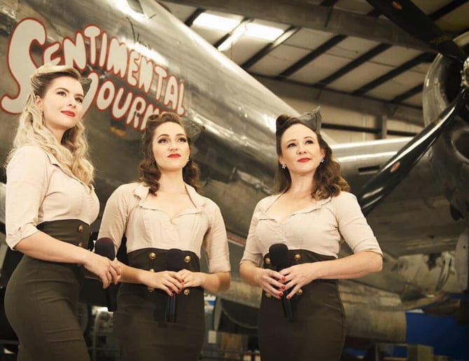 Gallery photo 8 of The Manhattan Dolls