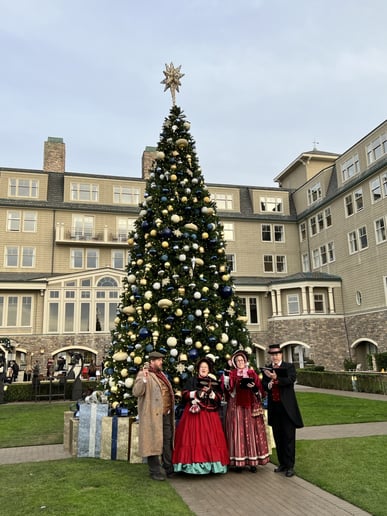 Gallery photo 10 of The Merrie Olde Christmas Carolers