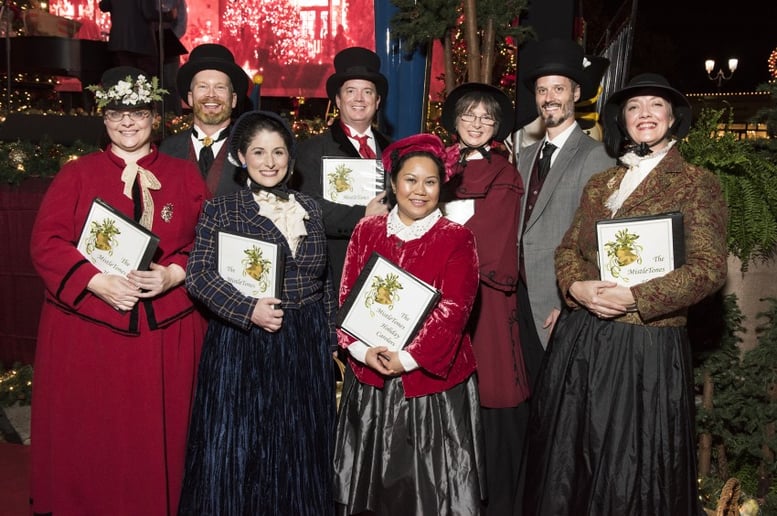Gallery photo 2 of The MistleTones Holiday Carolers