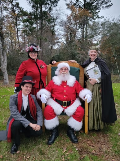 Gallery photo 10 of The MistleTones Holiday Carolers