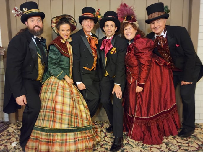 Gallery photo 15 of The Old Fashioned Carolers
