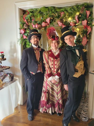 Gallery photo 26 of The Old Fashioned Carolers