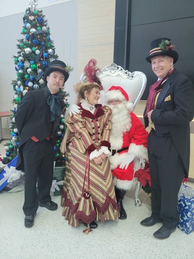 Gallery photo 5 of The Old Fashioned Carolers