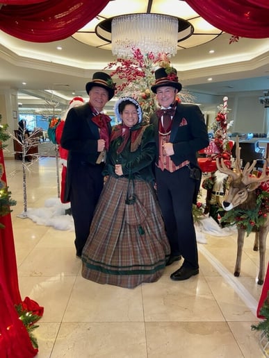 Gallery photo 30 of The Old Fashioned Carolers
