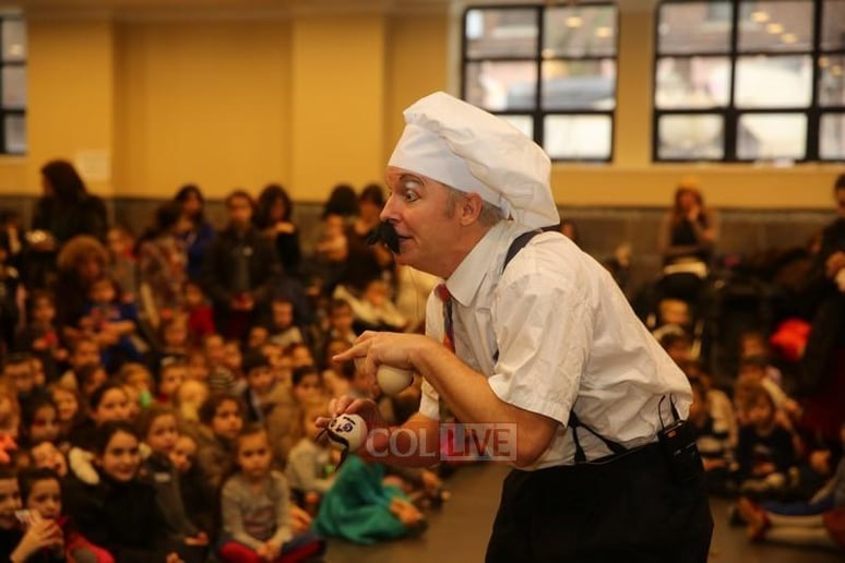 Gallery photo 1 of The One-Man Circus in-a-Suitcase