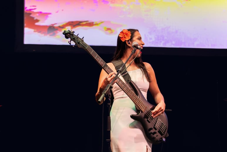 Gallery photo 7 of The One-Woman Ensemble
