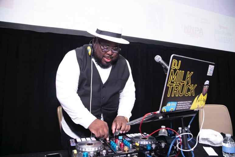 Gallery photo 1 of DJ MILKTRUCK
