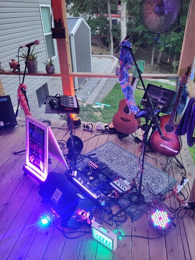 Gallery photo 5 of The Paulie Guitar Show
