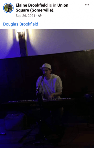 Gallery photo 9 of The Piano Gentleman