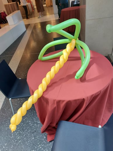 Gallery photo 8 of The Polka Dot Man - Balloons, Magic and Santa