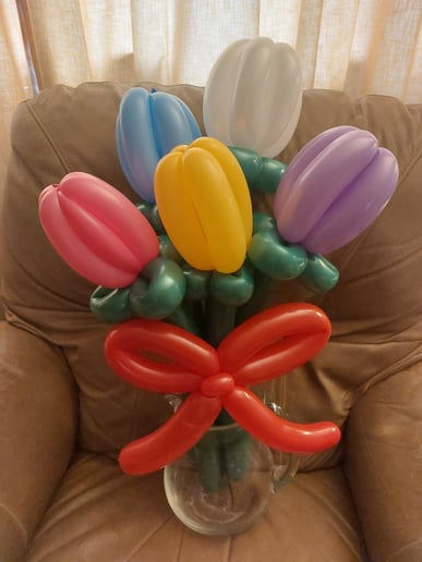 Gallery photo 3 of The Polka Dot Man - Balloons, Magic and Santa
