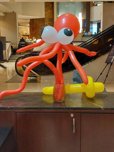 Gallery photo 14 of The Polka Dot Man - Balloons, Magic and Santa