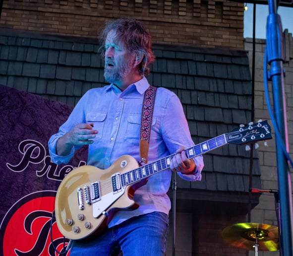 Gallery photo 4 of The Pretender: A Foo Fighters Experience