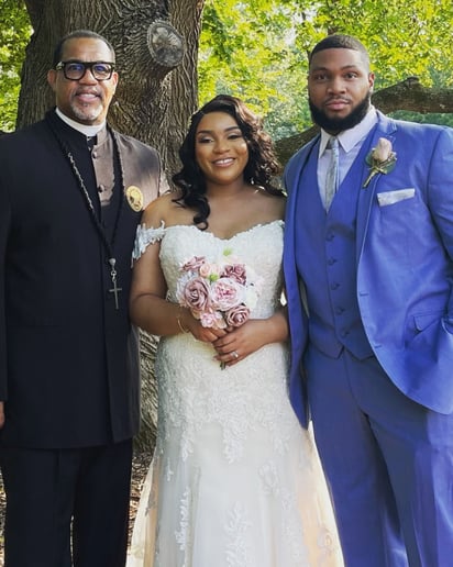 Gallery photo 3 of The Pro’s Wedding Officiant