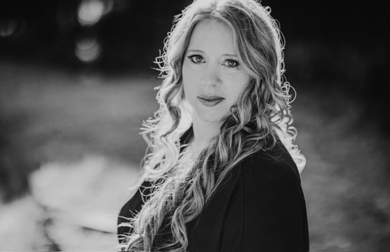 Gallery photo 2 of The Redhead Pianist