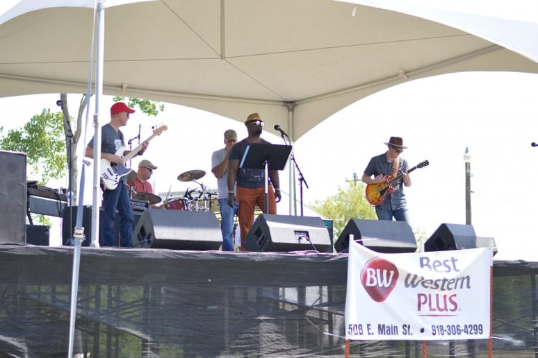 Gallery photo 1 of The River Gypsies