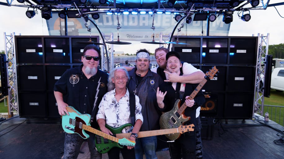 Gallery photo 10 of The Rock Mob