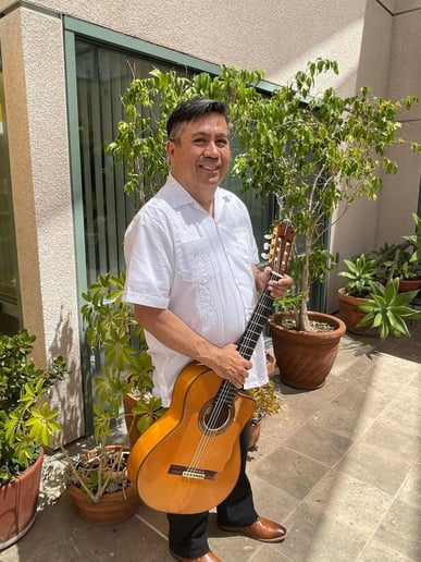 Gallery photo 2 of The Romantic Guitar of Ruben Ramos
