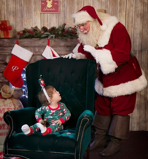 Gallery photo 4 of Book Santa Claus Deane