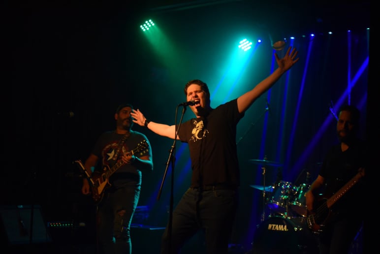 Gallery photo 1 of Gilad Paz - The Singer You've Been Looking For!