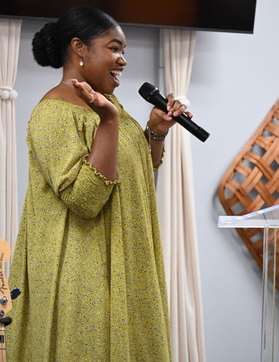 Gallery photo 3 of The Singing MC