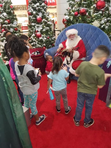 Gallery photo 3 of The Singing Santa