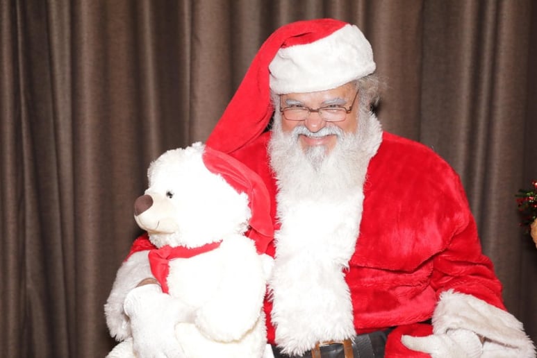 Gallery photo 8 of The Singing Santa Claus of Los Angeles