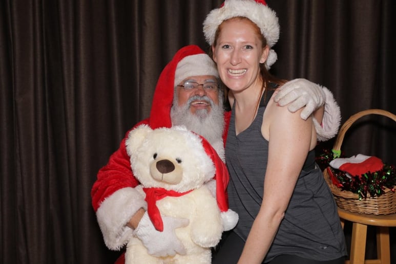 Gallery photo 11 of The Singing Santa Claus of Los Angeles