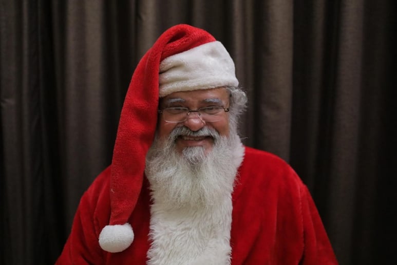 Gallery photo 10 of The Singing Santa Claus of Los Angeles