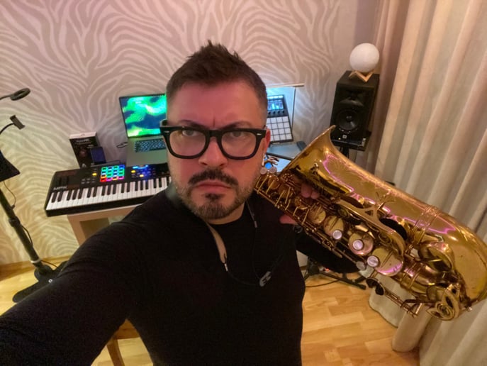Gallery photo 1 of The Smooth Sax