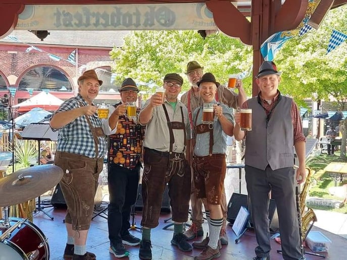 Gallery photo 7 of Wurst Kase Scenario / Atomic Dog Brass Band / Plastik Paddy's