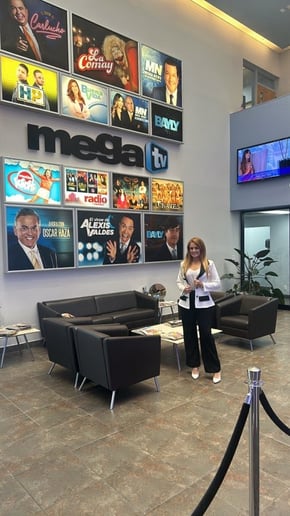 Gallery photo 4 of MC Karen Murillo