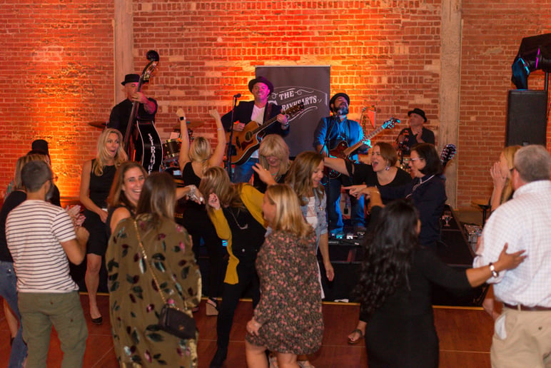 Gallery photo 1 of The Strayhearts Party Show