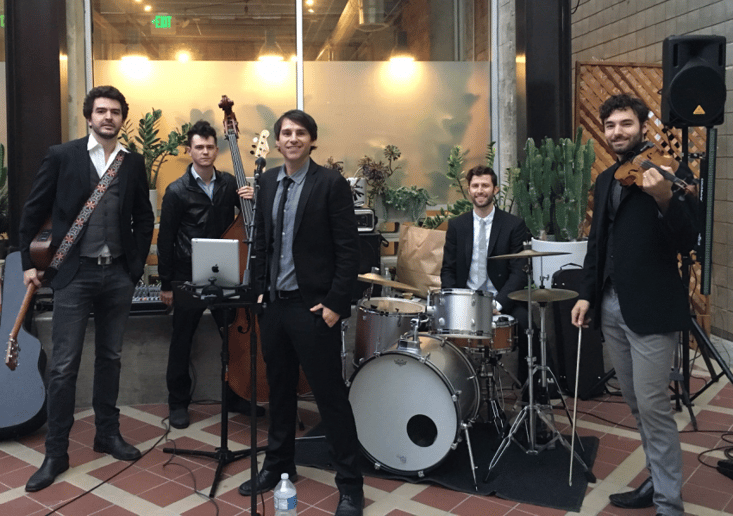 Gallery photo 9 of The Straytones
