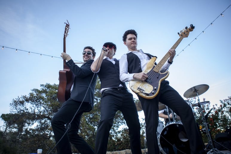Gallery photo 2 of The Straytones