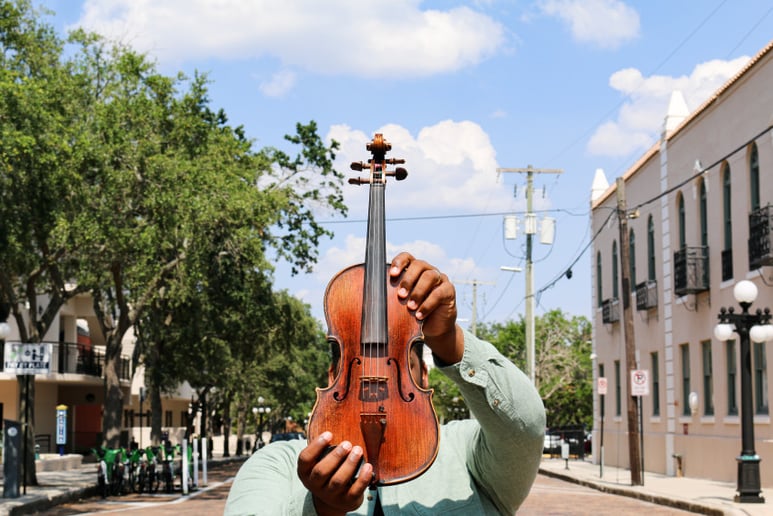 Gallery photo 4 of The String Smith